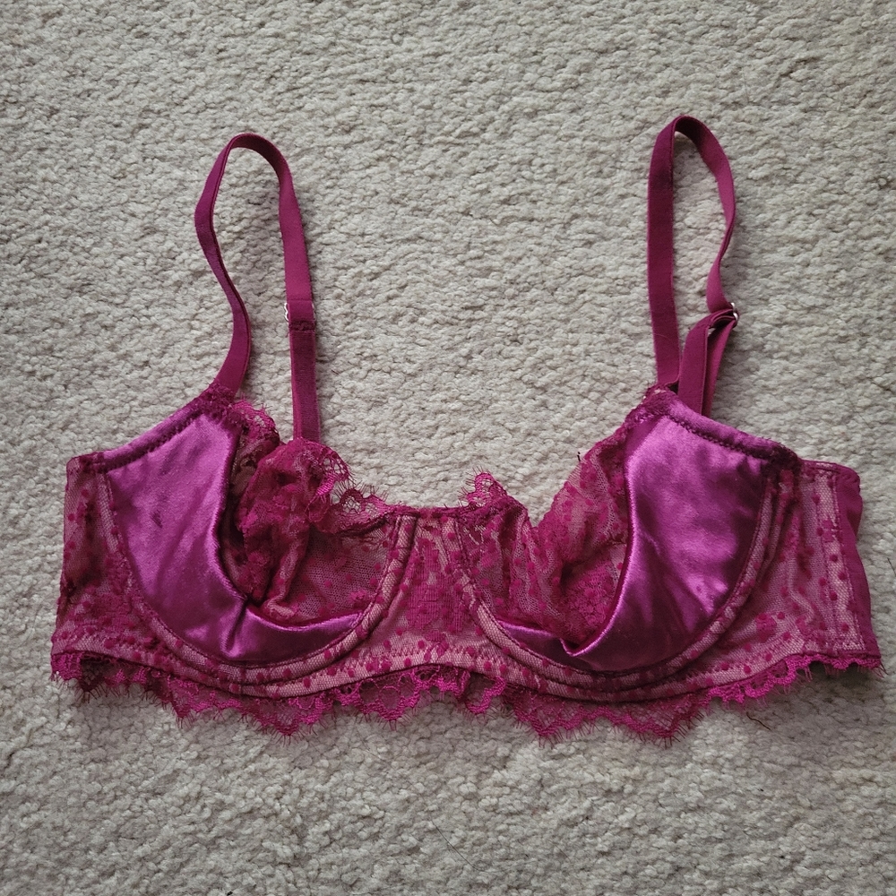 Victoria secret pink velvet unlined bra 32C